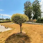 2 Bedroom In Bacilly