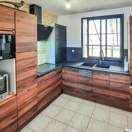 Holiday home Gorgeous In With Kitchen Bacilly