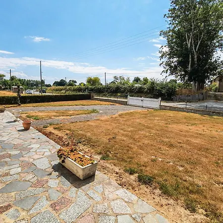 2 Bedroom In Σπίτι διακοπών Bacilly